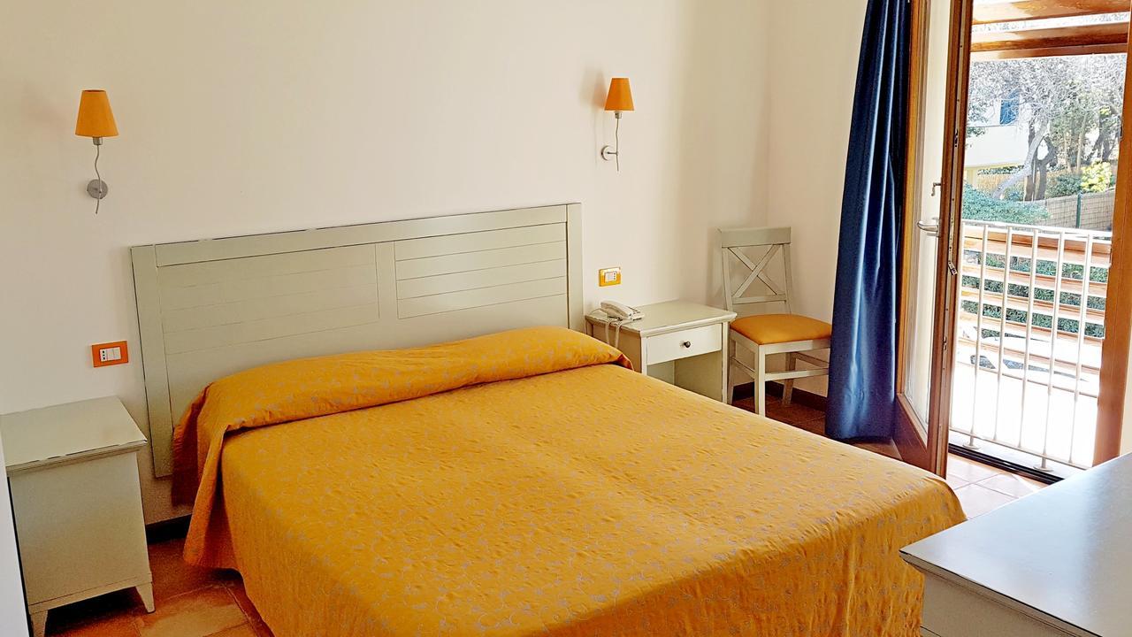 Hotel Villa Tramonto Direttamente Sul Mare San Vincenzo Extérieur photo