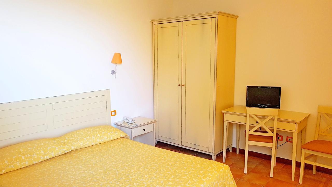 Hotel Villa Tramonto Direttamente Sul Mare San Vincenzo Extérieur photo